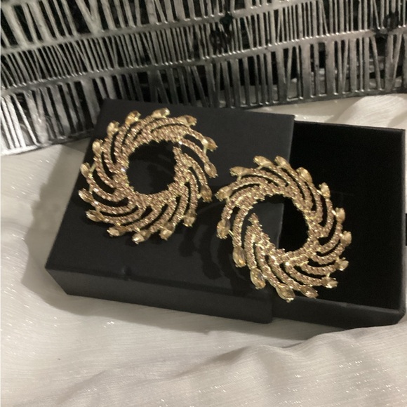 🥂Gold Tone Champagne Colored Crystal Spiral Fan Firework Earrings - Picture 6 of 13